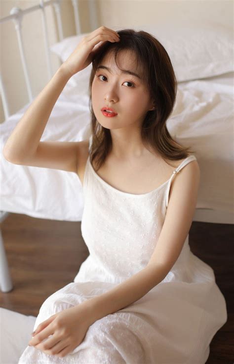 翟晓川今天参加阅兵仪式戴北京青年榜样奖章和首钢劳动模范奖章